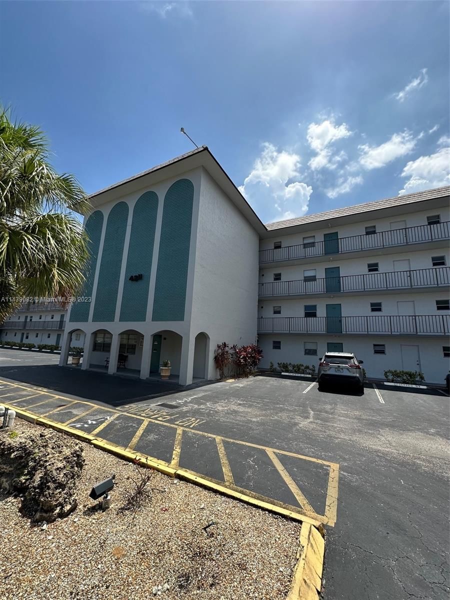 Real estate property located at 4311 Crystal Lake Dr #212, Broward County, Deerfield Beach, FL