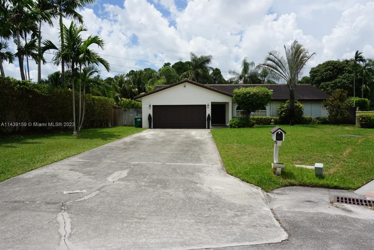 Real estate property located at 19748 84th Pl, Miami-Dade County, Cutler Bay, FL