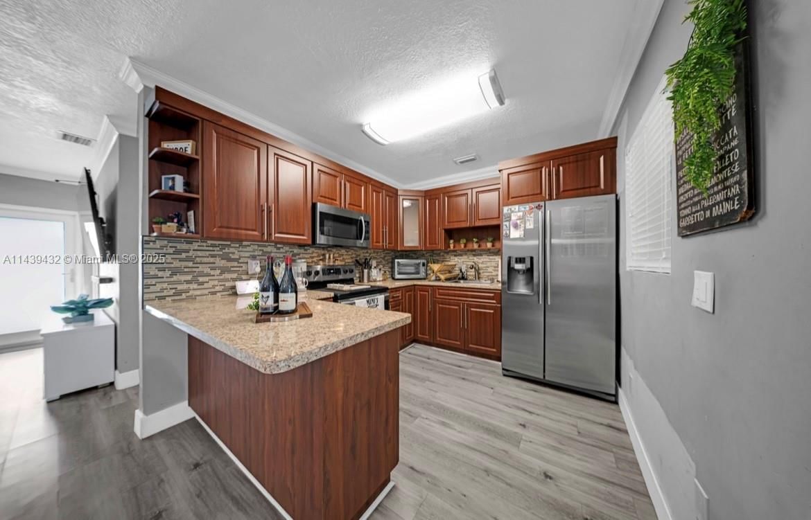 Real estate property located at 3360 10th Ave, Miami-dade, Linden Gardens, Hialeah, FL