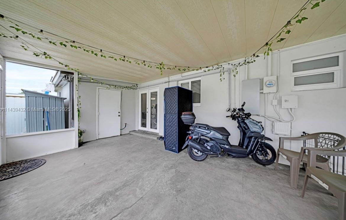 Real estate property located at 3360 10th Ave, Miami-dade, Linden Gardens, Hialeah, FL
