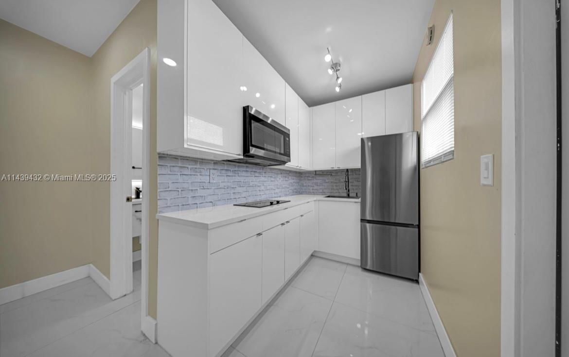 Real estate property located at 3360 10th Ave, Miami-dade, Linden Gardens, Hialeah, FL