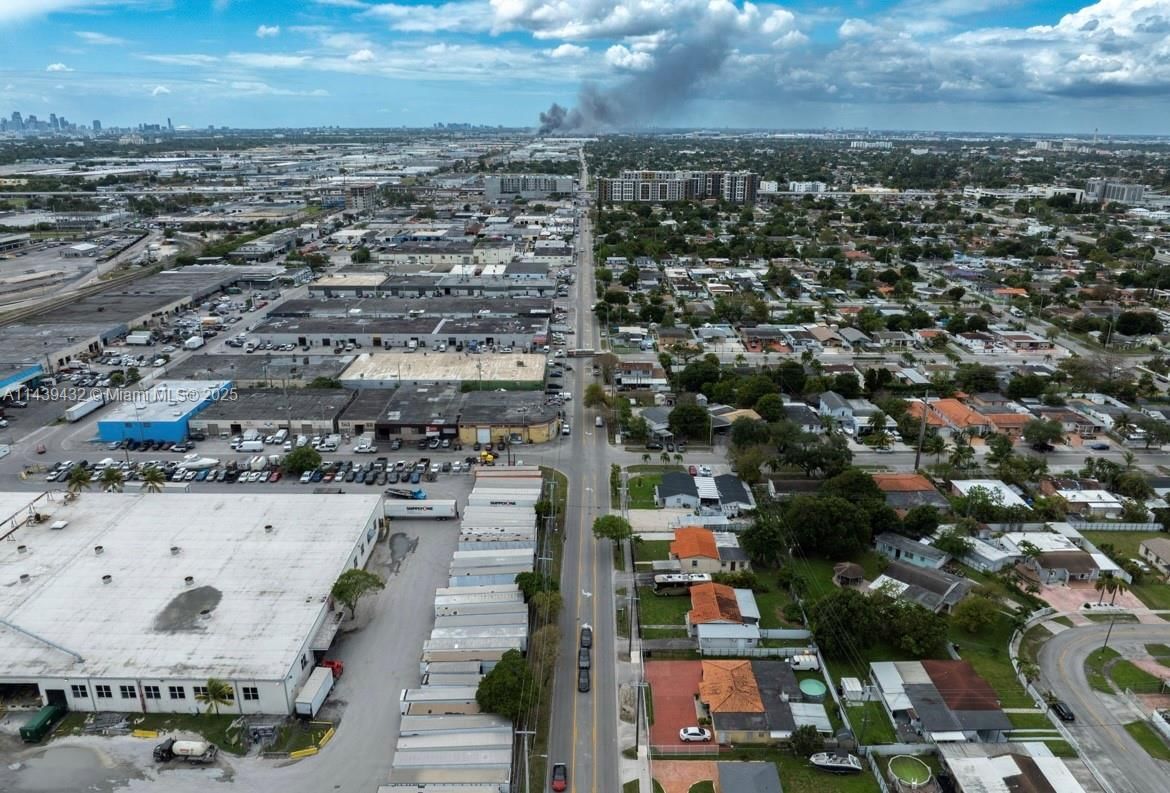 Real estate property located at 3360 10th Ave, Miami-dade, Linden Gardens, Hialeah, FL