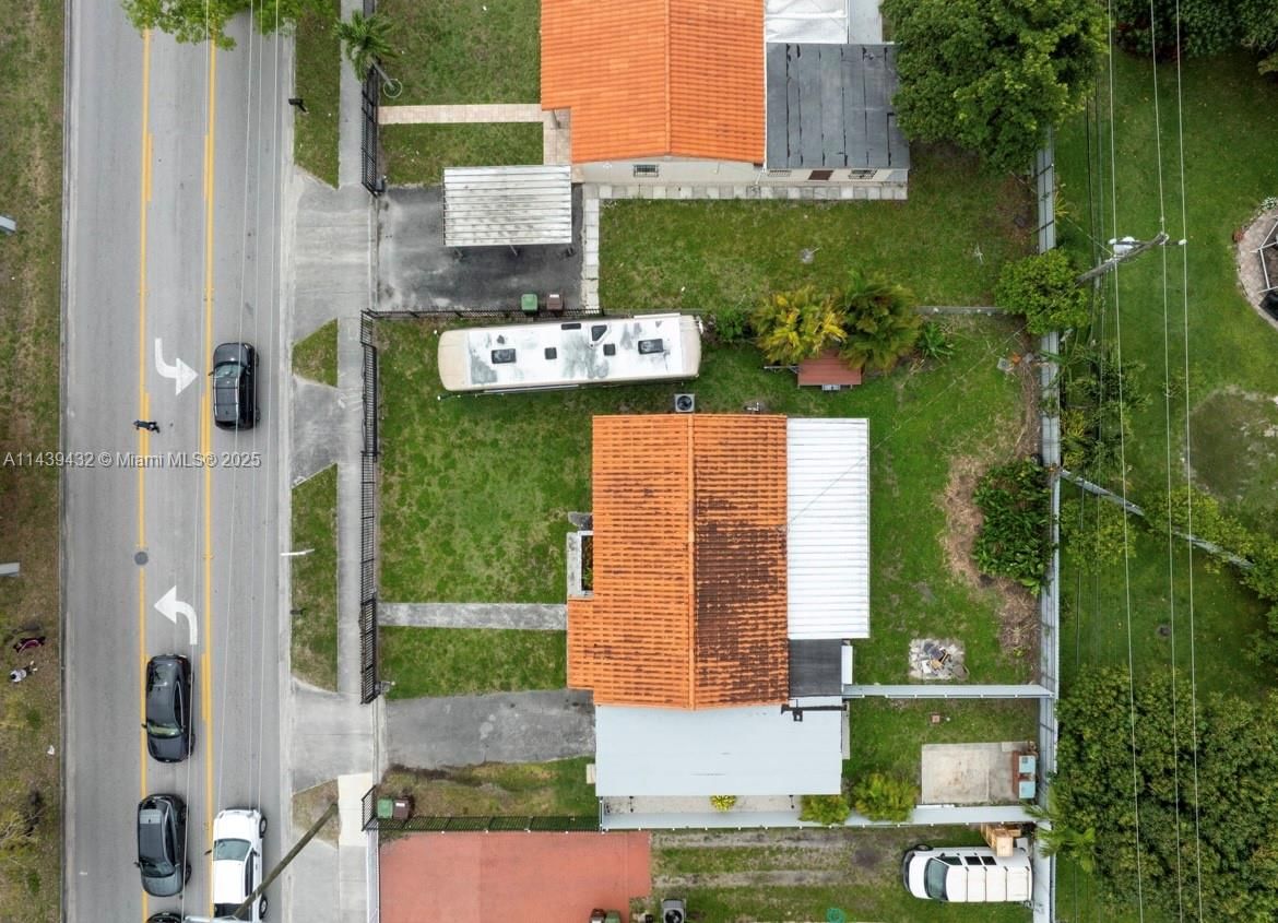 Real estate property located at 3360 10th Ave, Miami-dade, Linden Gardens, Hialeah, FL