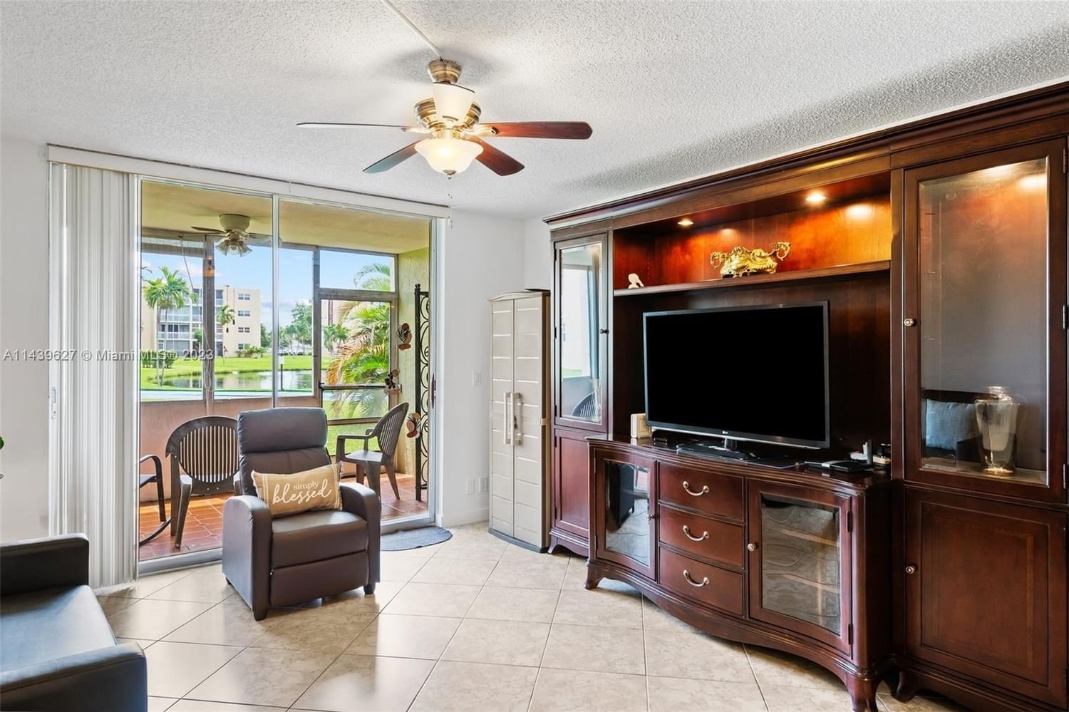 Real estate property located at 206 10th St #106, Broward County, MEADOWBROOK LAKES CONDO, Dania Beach, FL