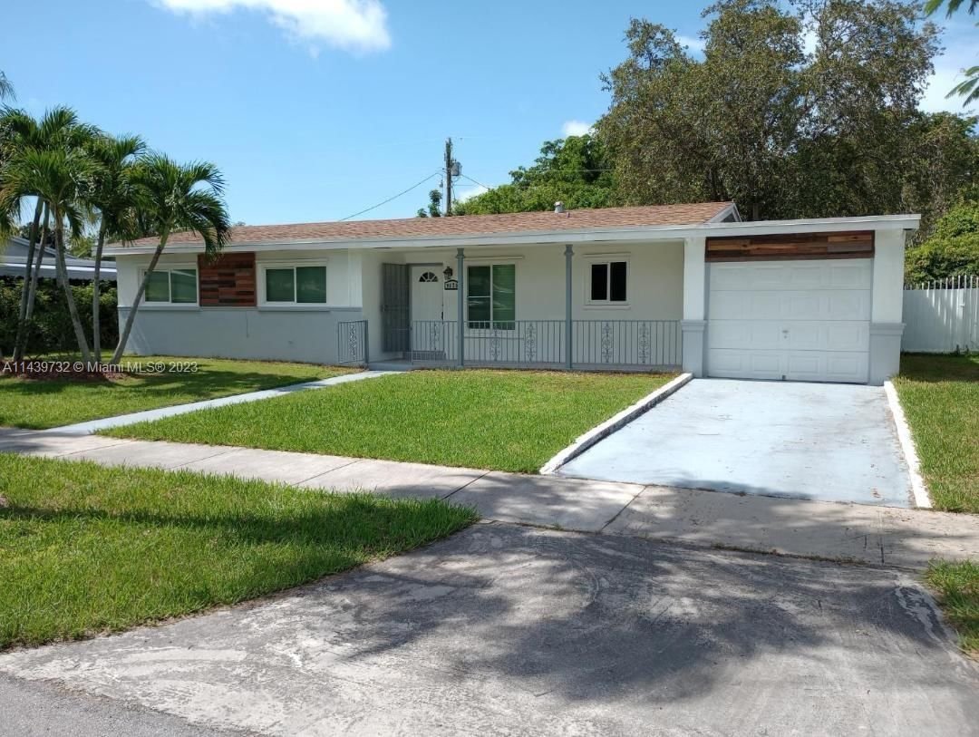 Real estate property located at 9620 April Rd, Miami-Dade County, PINE TREE MANOR SEC 1, Cutler Bay, FL