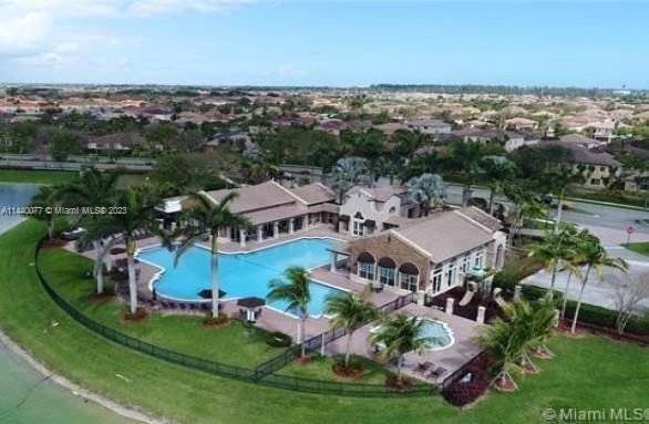 Real estate property located at 1570 33rd Rd #104-11, Miami-Dade County, Villas At Carmel Condo, Homestead, FL