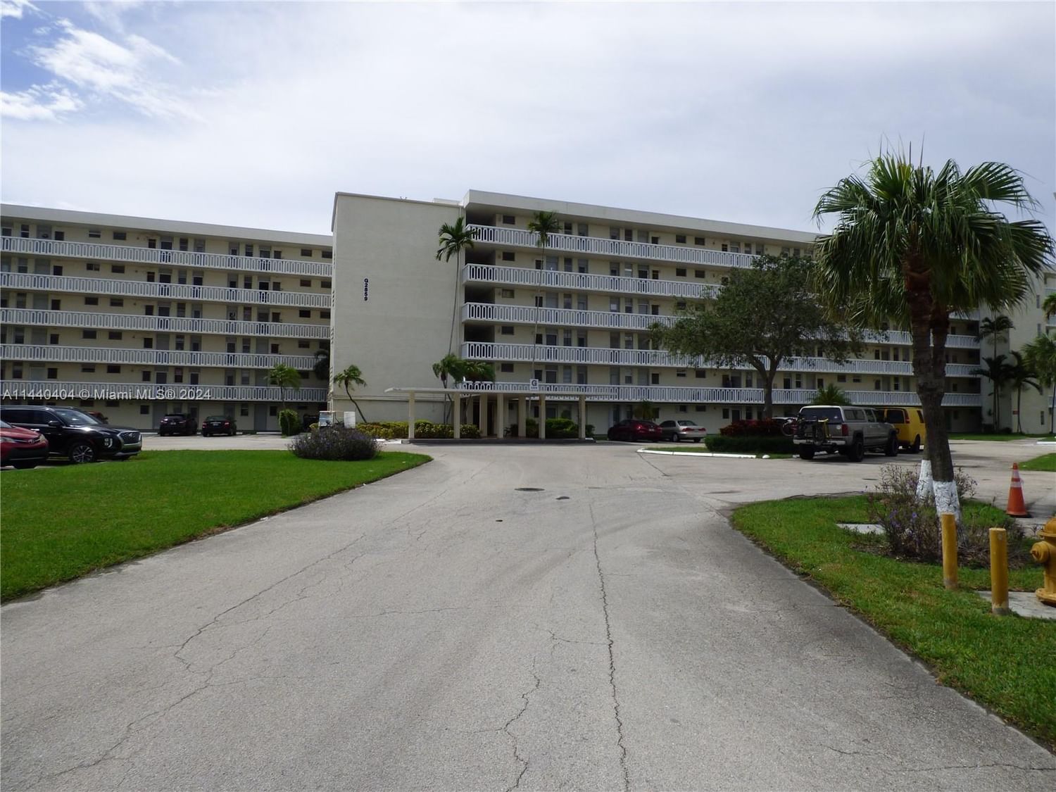 Real estate property located at 2859 Leonard Dr G306, Miami-Dade, POINT EAST SEC II CONDO, Aventura, FL