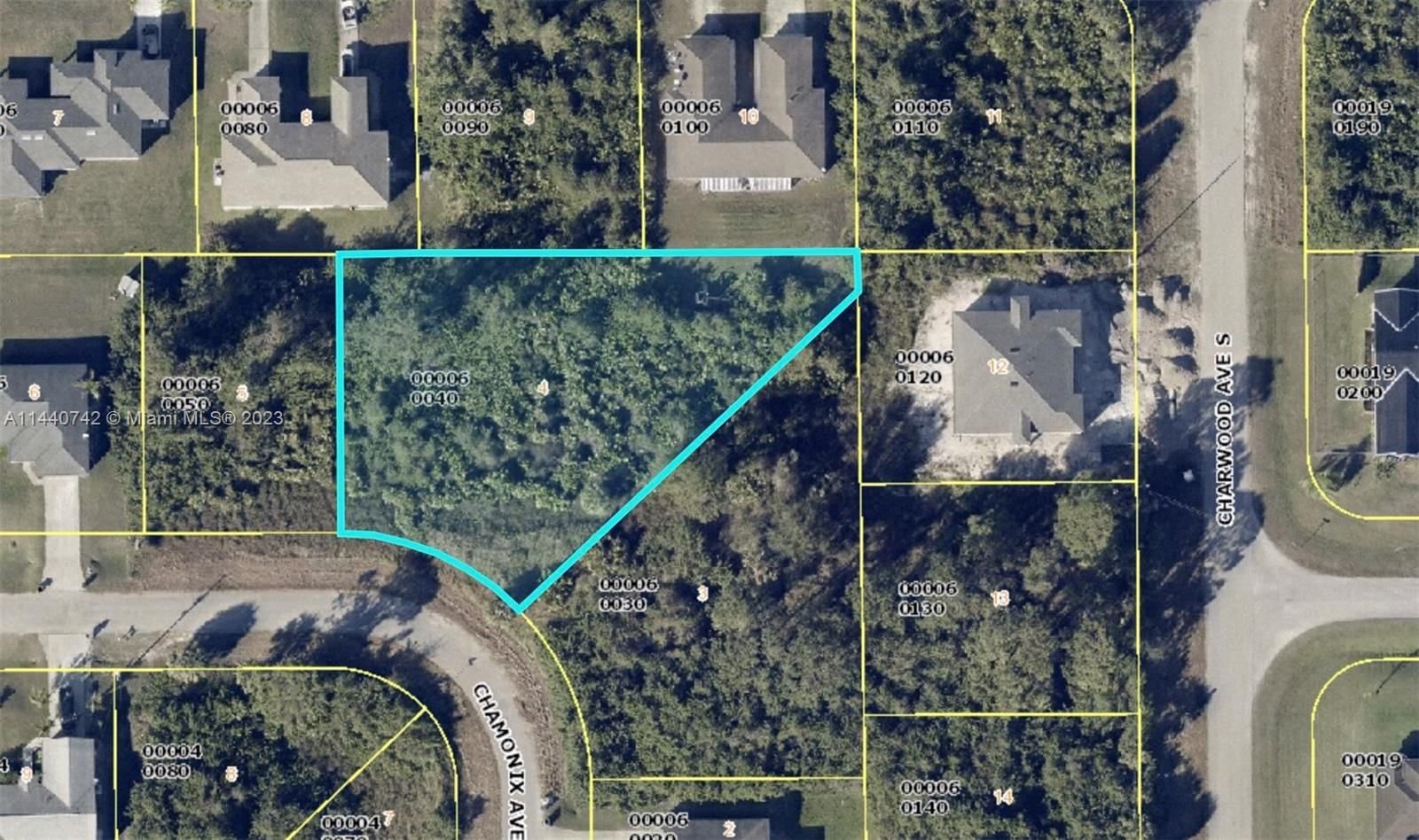 Real estate property located at 627 Chattman St E, Lee County, Lehigh Acres, Lehigh Acres, FL