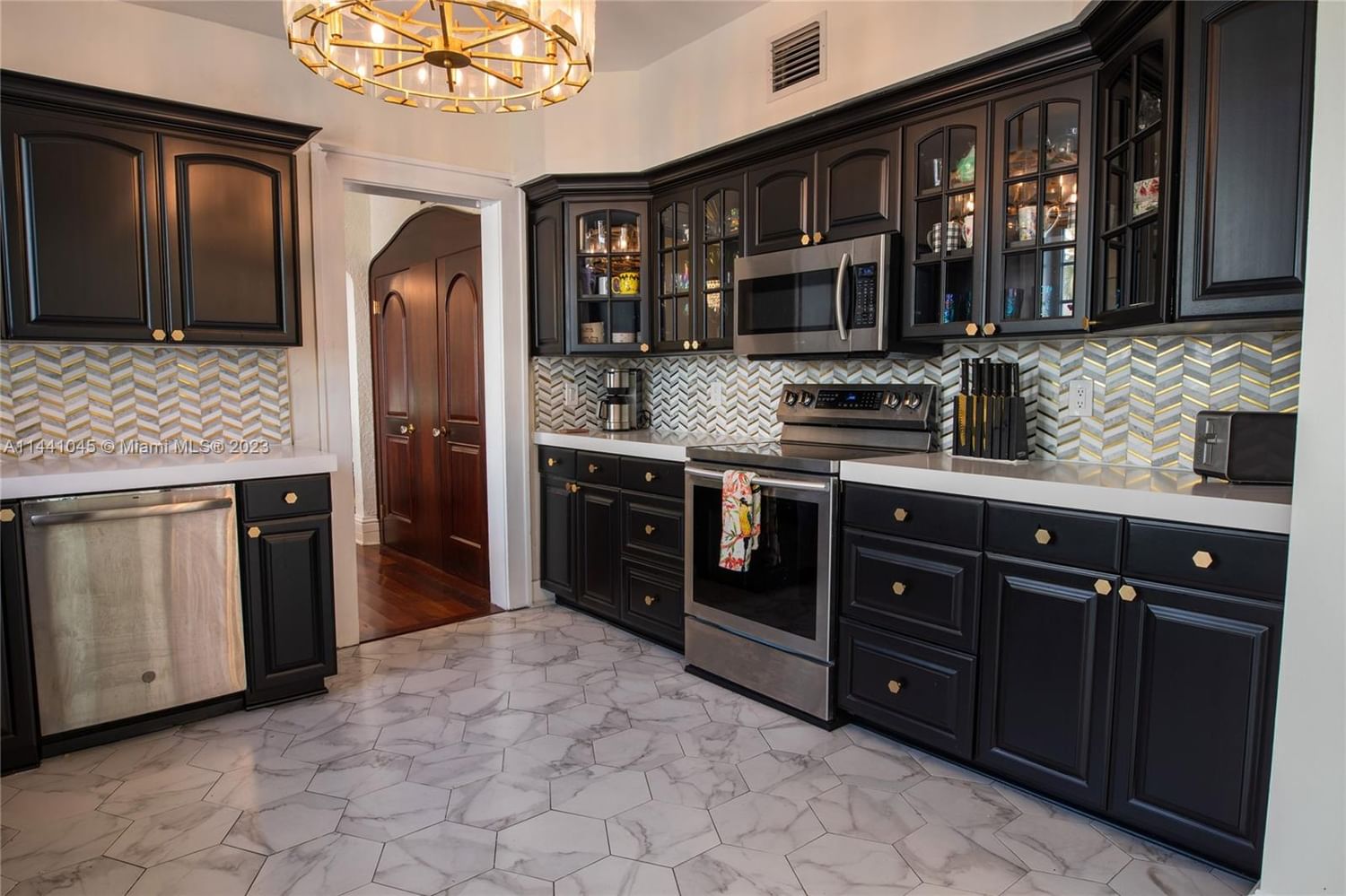 Real estate property located at 2112 Alton Rd, Miami-Dade County, Miami Beach, FL
