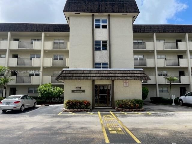 Real estate property located at 6020 44th St #406, Broward County, Lauderhill, FL