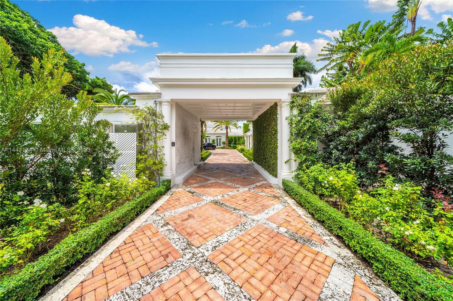 Real estate property located at 5050 Bay Rd, Miami-Dade County, Miami Beach, FL