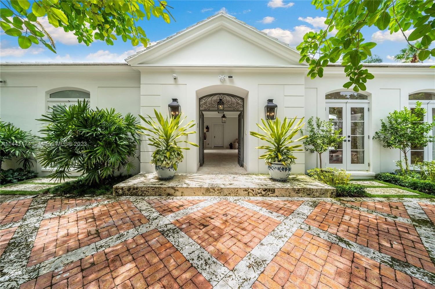 Real estate property located at 5050 Bay Rd, Miami-Dade County, Miami Beach, FL