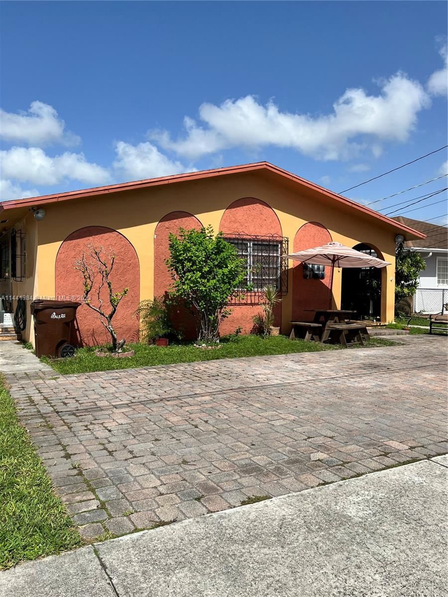 Real estate property located at 860 9th Ct, Miami-Dade County, Hialeah, FL