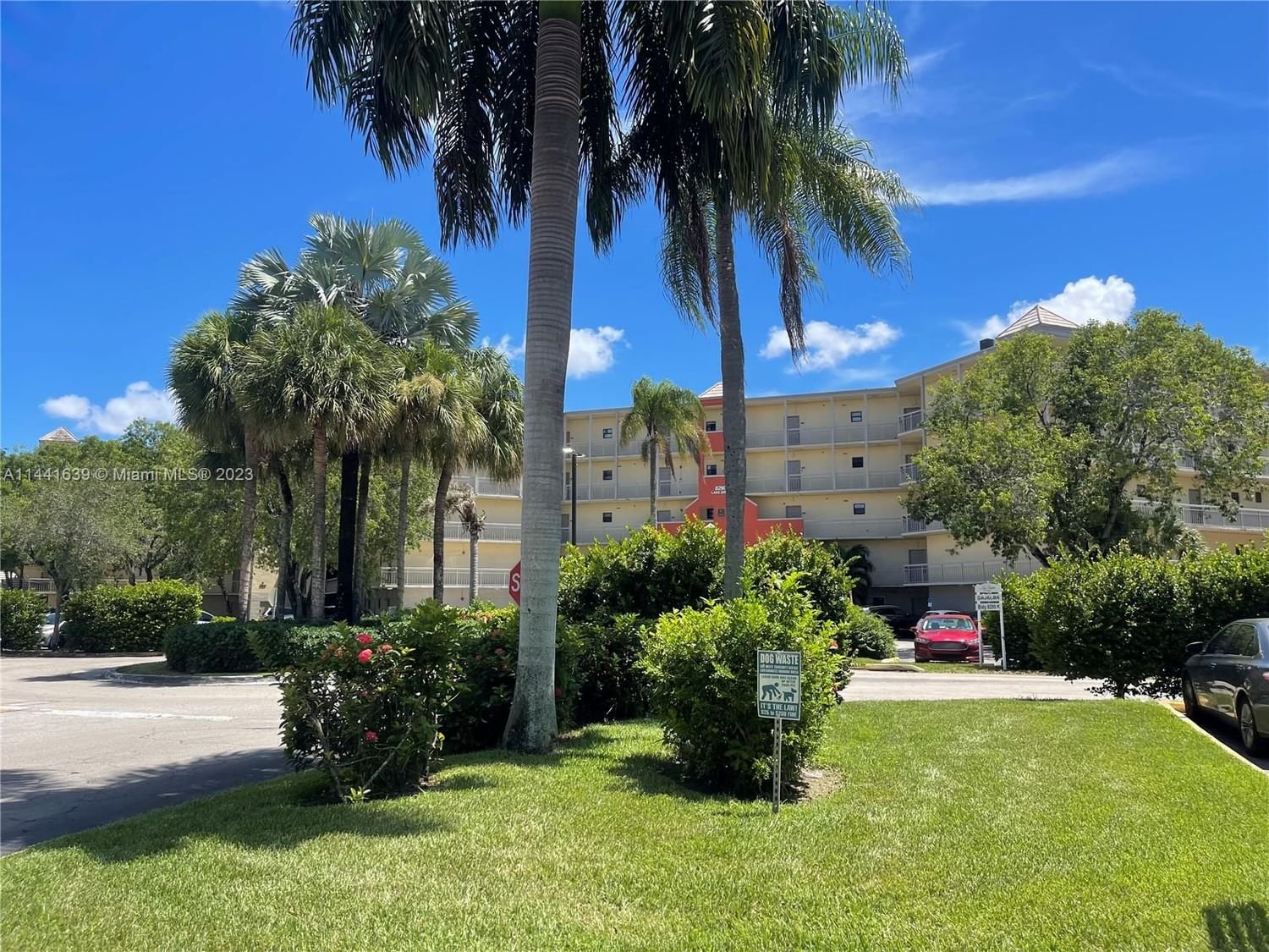 Real estate property located at 8290 Lake Dr #223, Miami-Dade County, Doral, FL