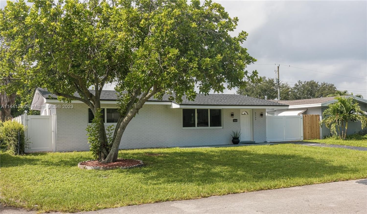 Real estate property located at 8260 12th St, Broward County, Pembroke Pines, FL