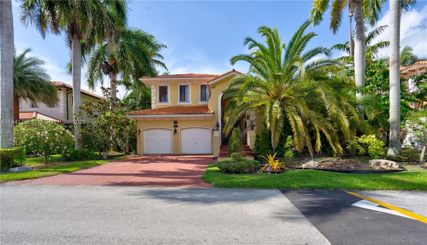 Real estate property located at 7956 195th Street, Miami-Dade, CUTLER CAY, Cutler Bay, FL