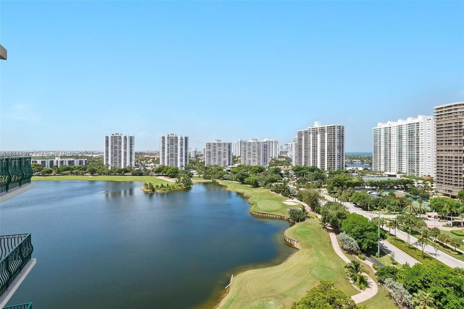 Real estate property located at 20000 Country Club Dr TS12, Miami-Dade County, Aventura, FL