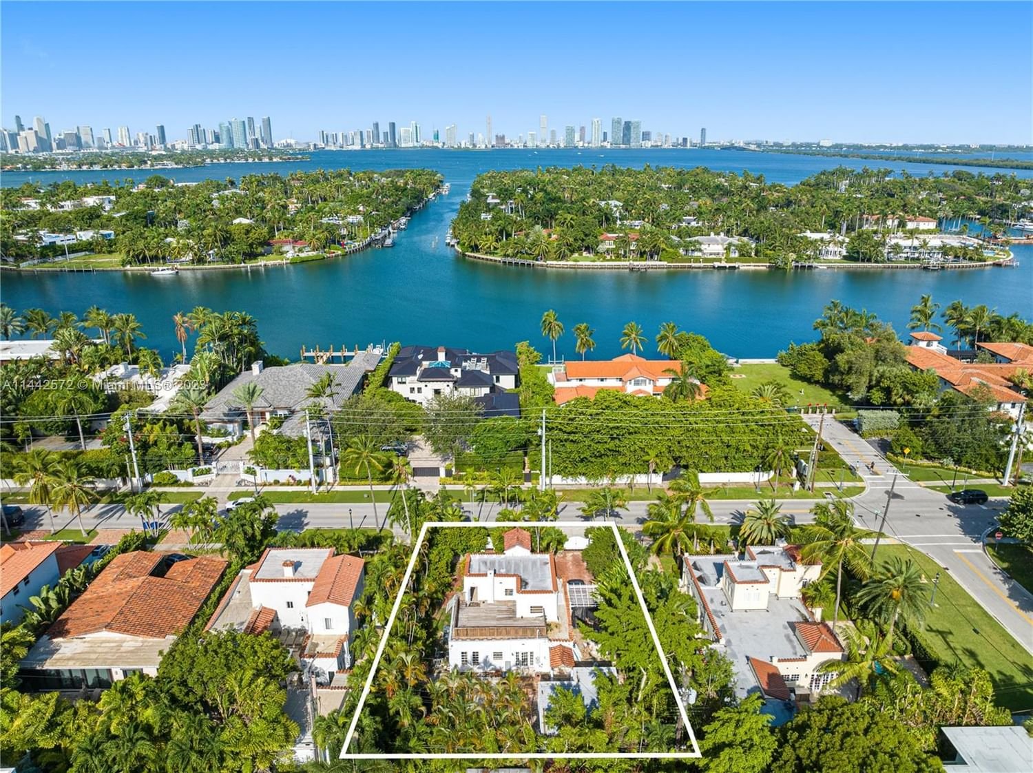 Real estate property located at 2211 Bay Rd, Miami-Dade County, Miami Beach, FL