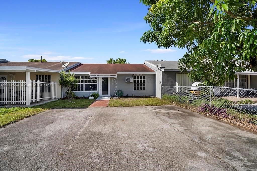 Real estate property located at 18824 45th Ave #18824, Miami-Dade County, Miami Gardens, FL