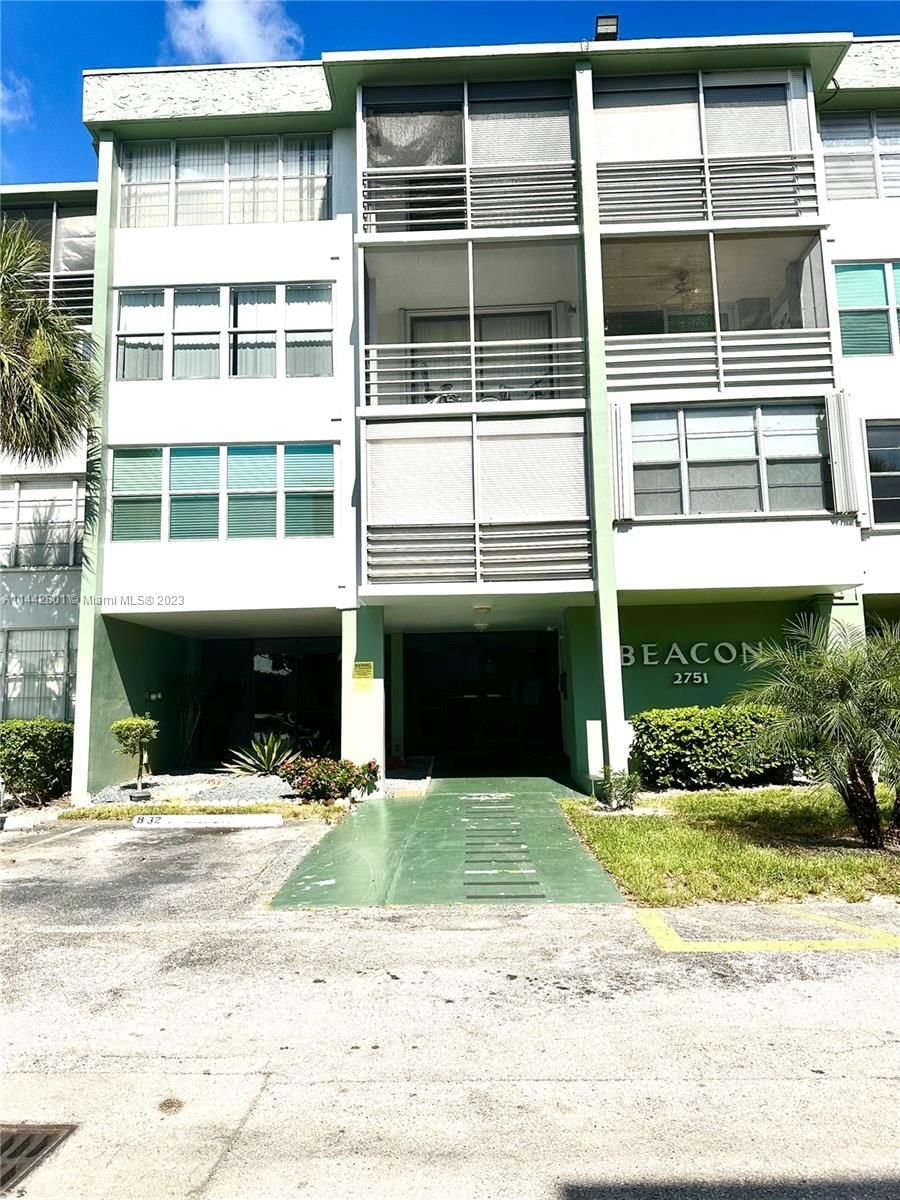 Real estate property located at 2751 Taft St #105, Broward County, Hollywood, FL