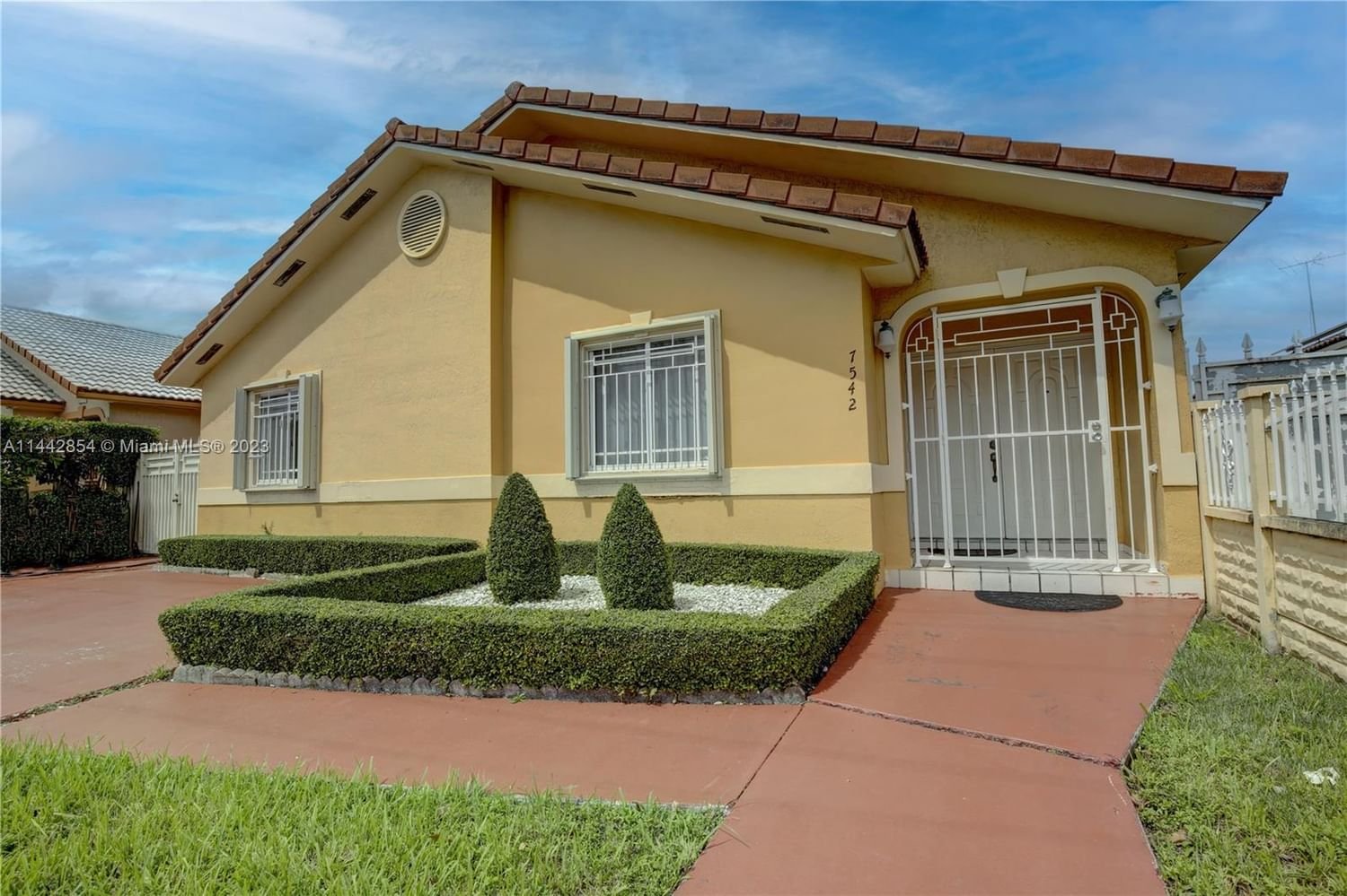 Real estate property located at 7542 32nd Ave, Miami-Dade County, Hialeah, FL