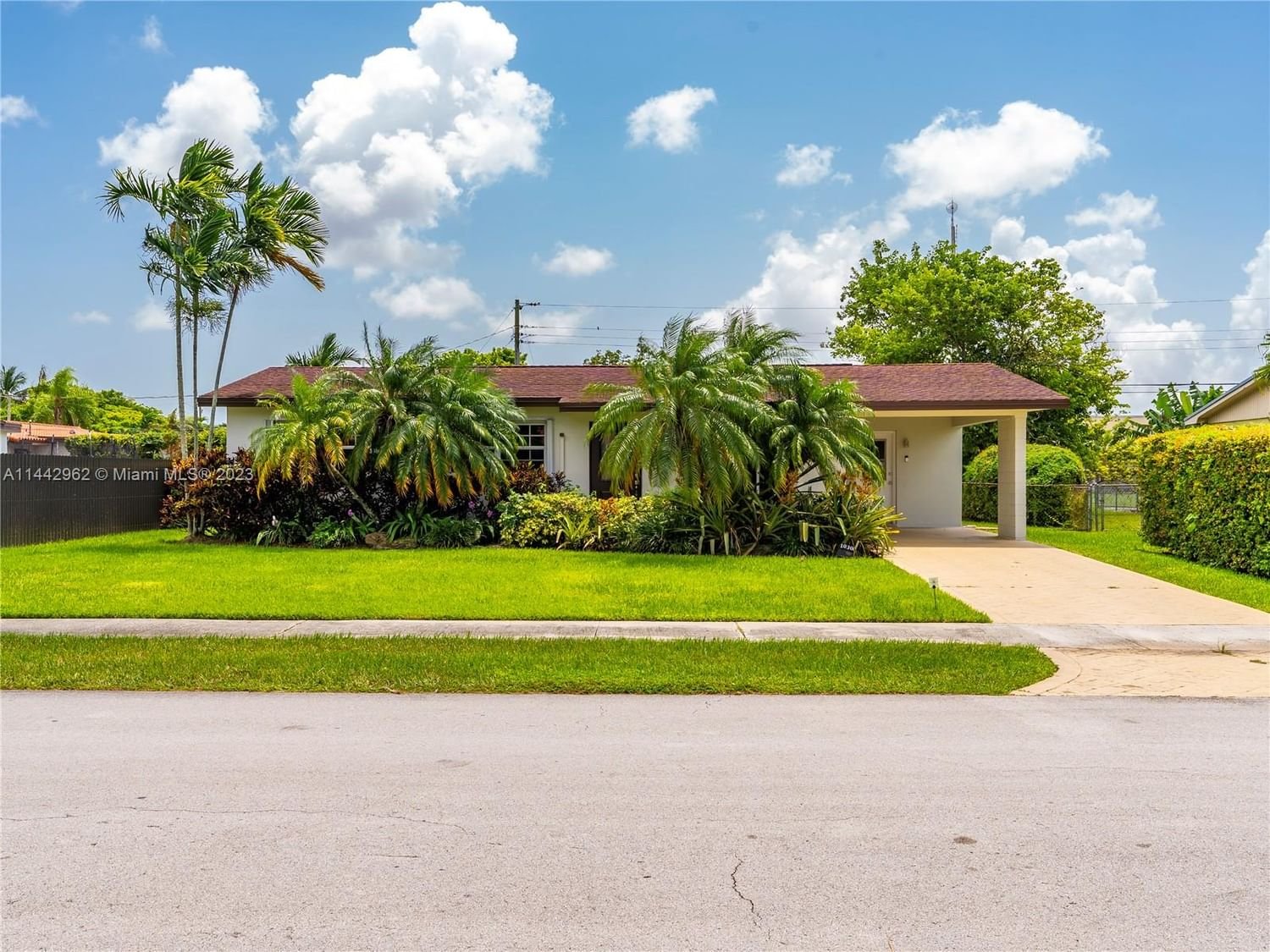 Real estate property located at 10300 45th St, Miami-Dade County, Miami, FL
