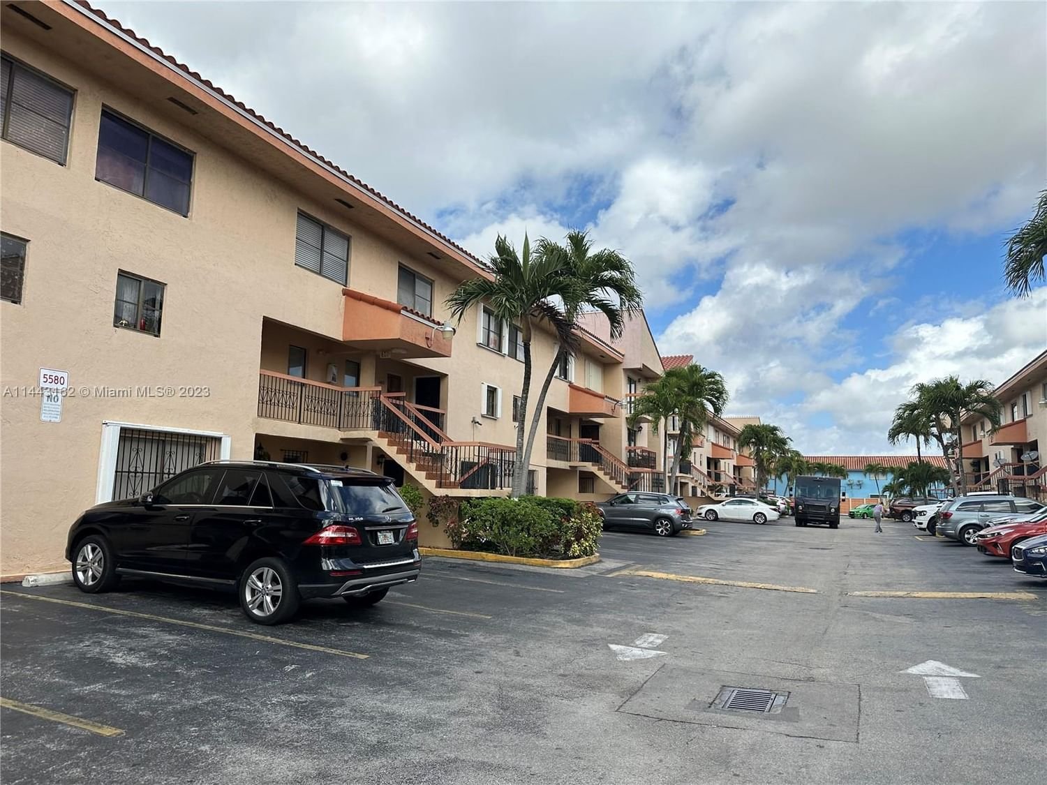 Real estate property located at 5625 26th Ct #102, Miami-Dade County, Hialeah, FL
