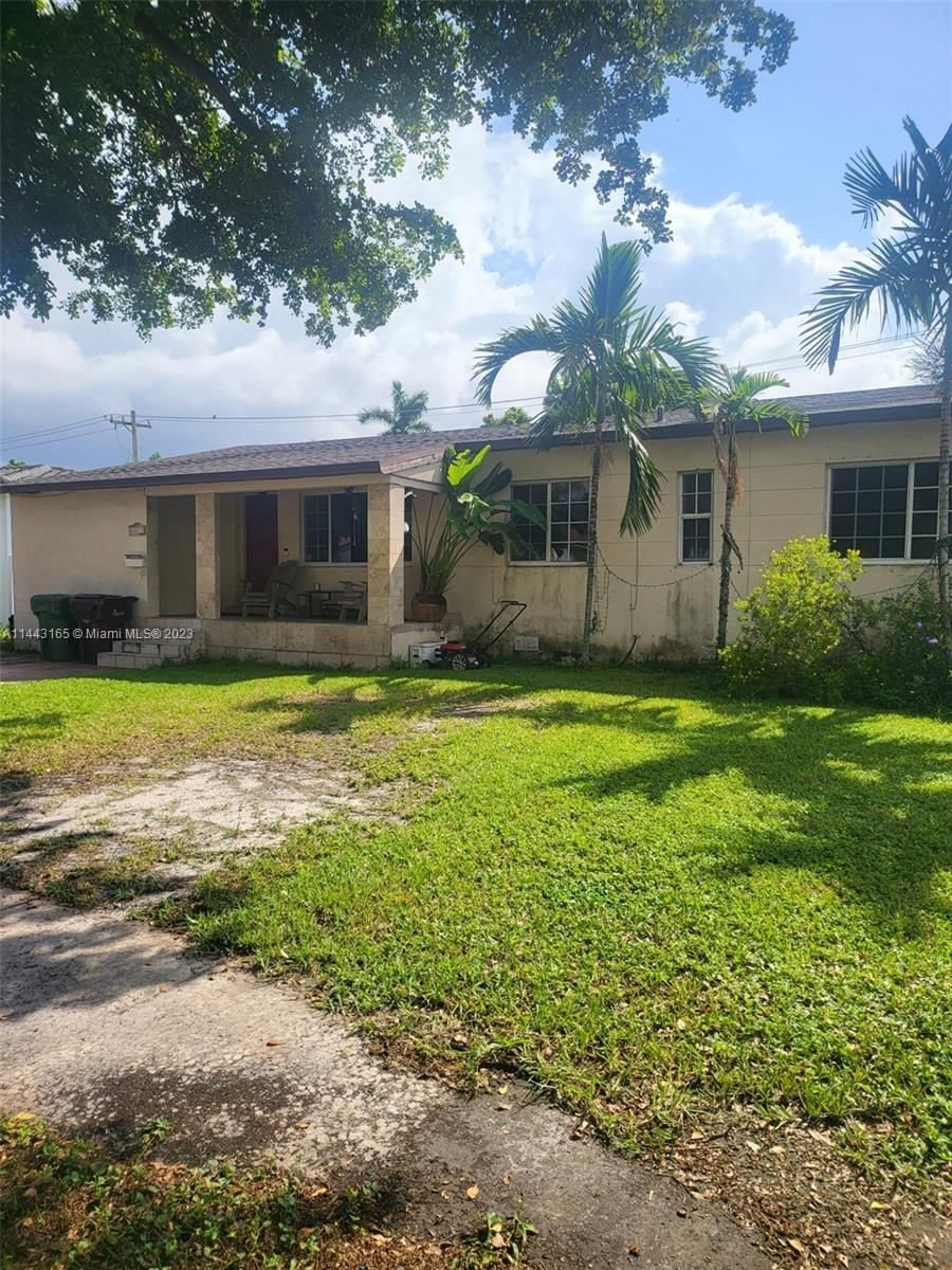 Real estate property located at 5821 2nd Ct, Miami-Dade County, PALM SPRINGS 3RD ADDN, Hialeah, FL