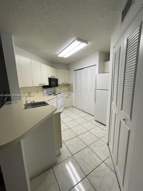 Real estate property located at 6296 186th St #102, Miami-Dade County, Hialeah, FL