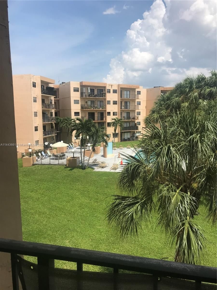 Real estate property located at 1820 53rd St #304, Miami-Dade County, VERSAILLES PLAZA CONDO, Hialeah, FL