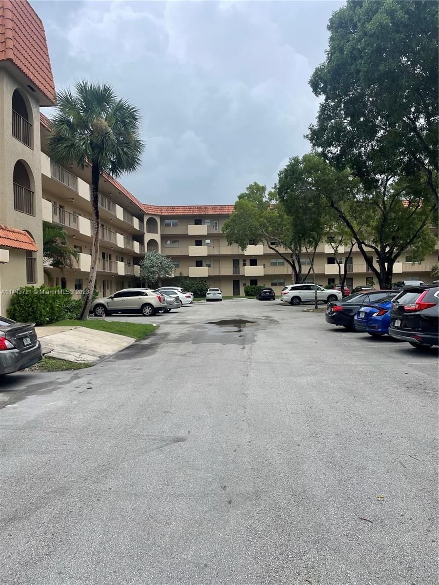 Real estate property located at 6361 Falls Cir Dr #314, Broward County, INVERRARY COUNTRY CLUB, Lauderhill, FL