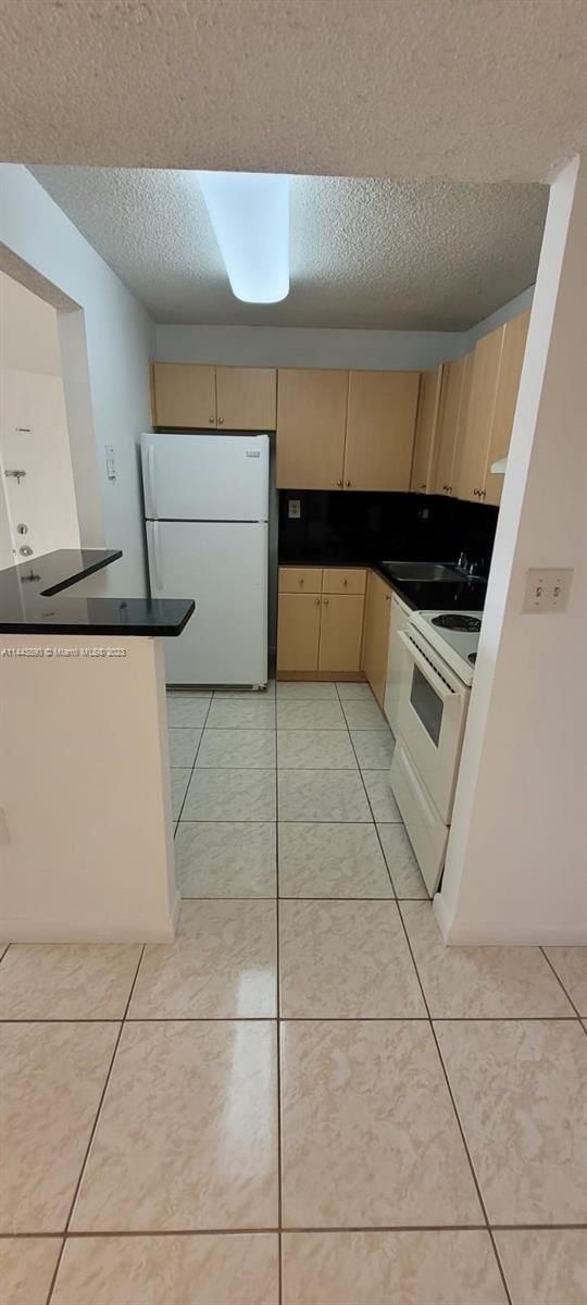 Real estate property located at 7110 179th St #308, Miami-Dade County, Hialeah, FL