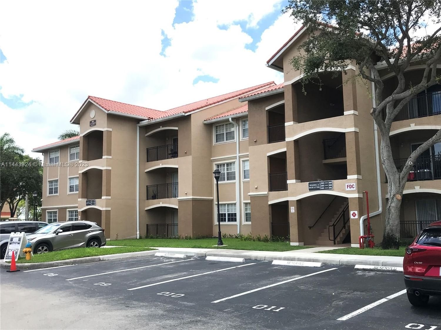 Real estate property located at 100 117th Ter #2304, Broward County, Pembroke Pines, FL