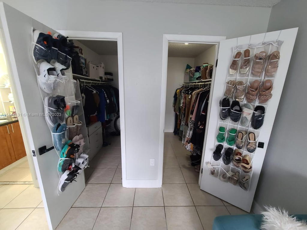 Real estate property located at 496 165th St Rd D112, Miami-dade, Montecarlo Condo, Miami, FL