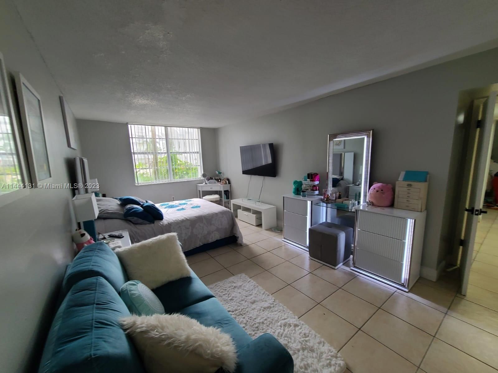 Real estate property located at 496 165th St Rd D112, Miami-dade, Montecarlo Condo, Miami, FL