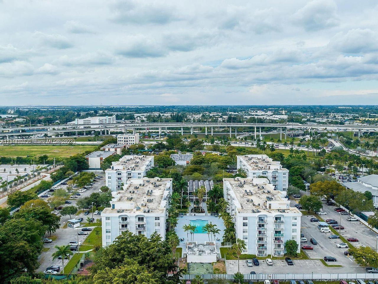 Real estate property located at 496 165th St Rd D112, Miami-dade, Montecarlo Condo, Miami, FL