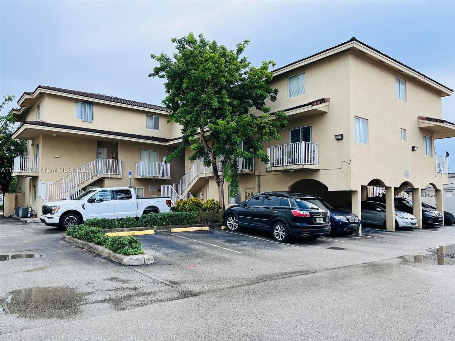 Real estate property located at 9 4th St #207, Miami-Dade County, Hialeah, FL