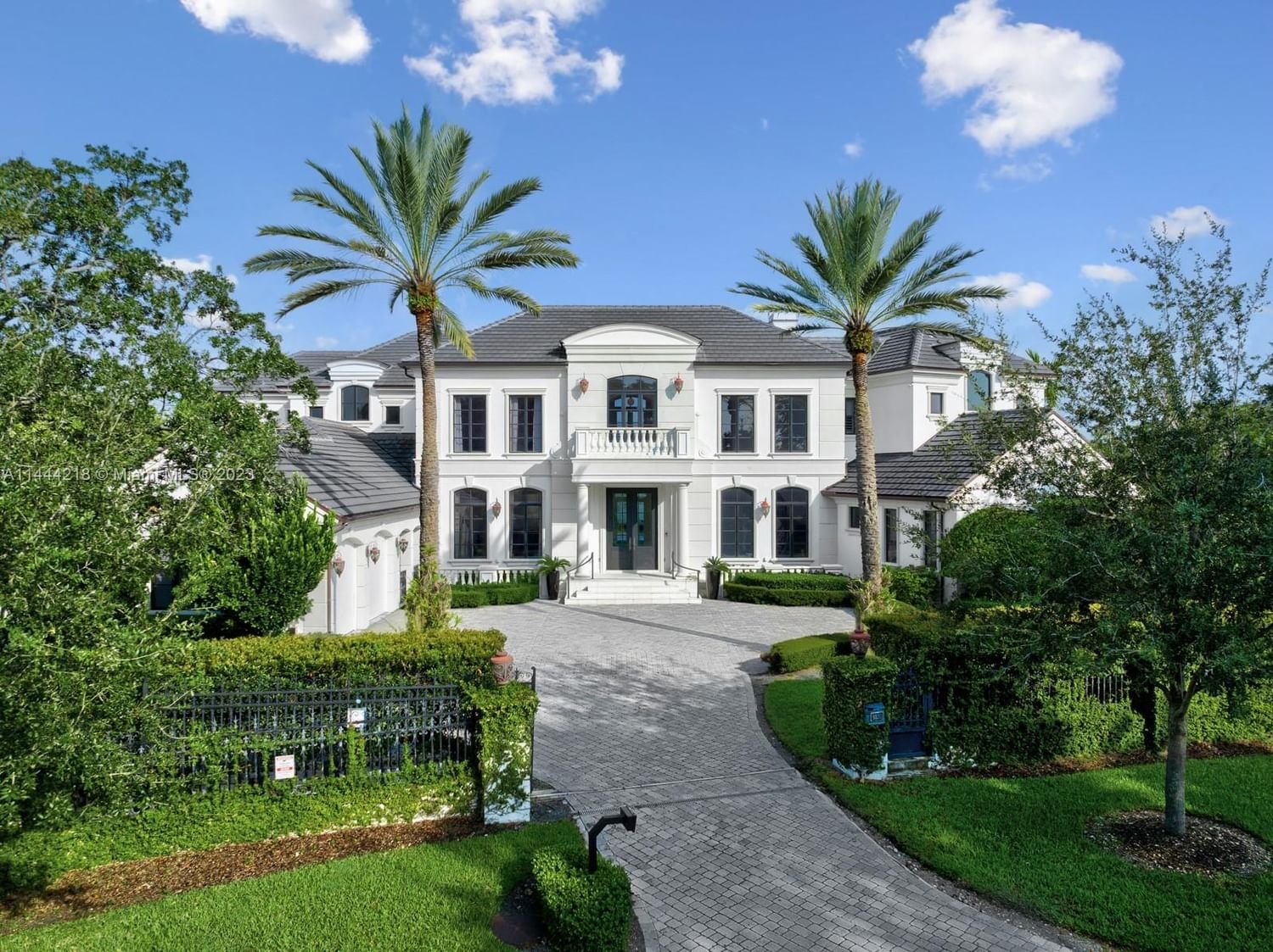 Real estate property located at 9320 Gallardo St, Miami-Dade County, OLD CUTLER BAY SEC 3, Coral Gables, FL