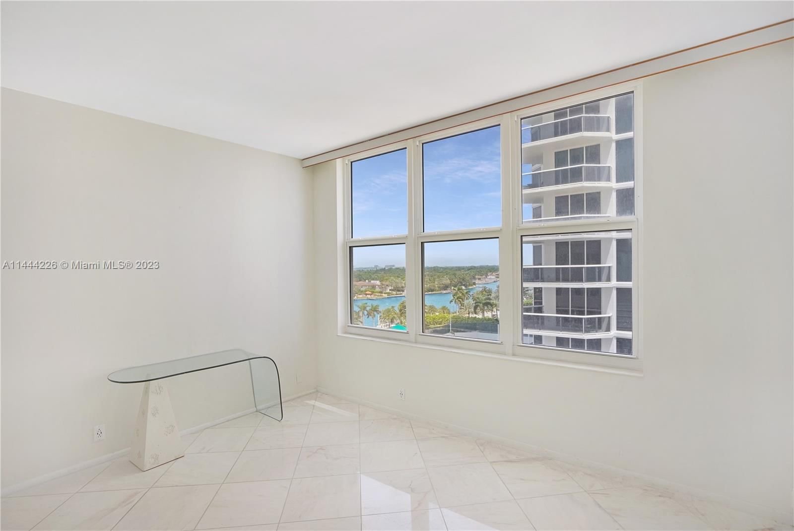 Real estate property located at 4747 Collins Ave #807, Miami-Dade County, Miami Beach, FL