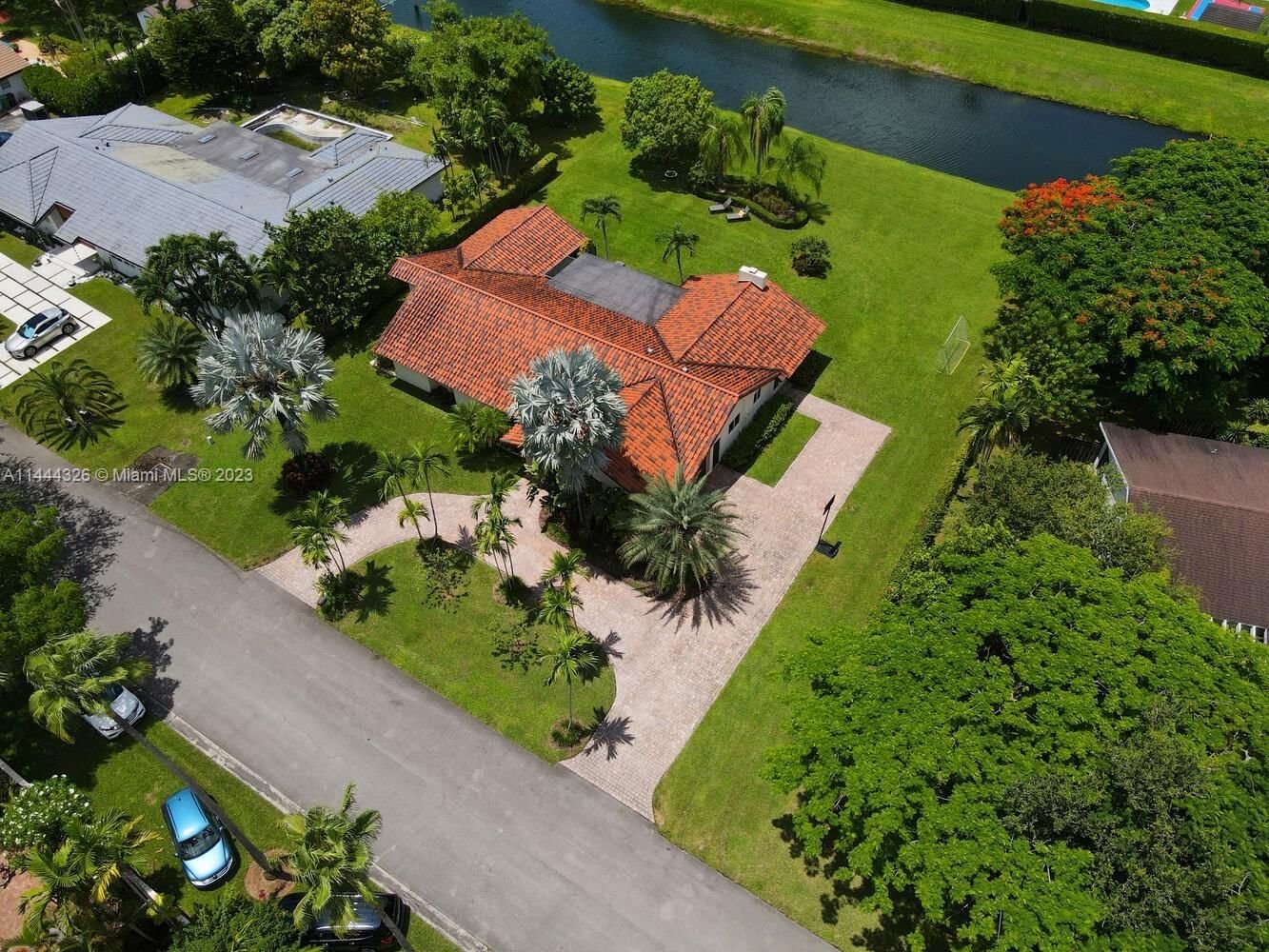 Real estate property located at 13140 95th Ave, Miami-Dade County, BRIAR BAY URBAN PARK SEC, Miami, FL