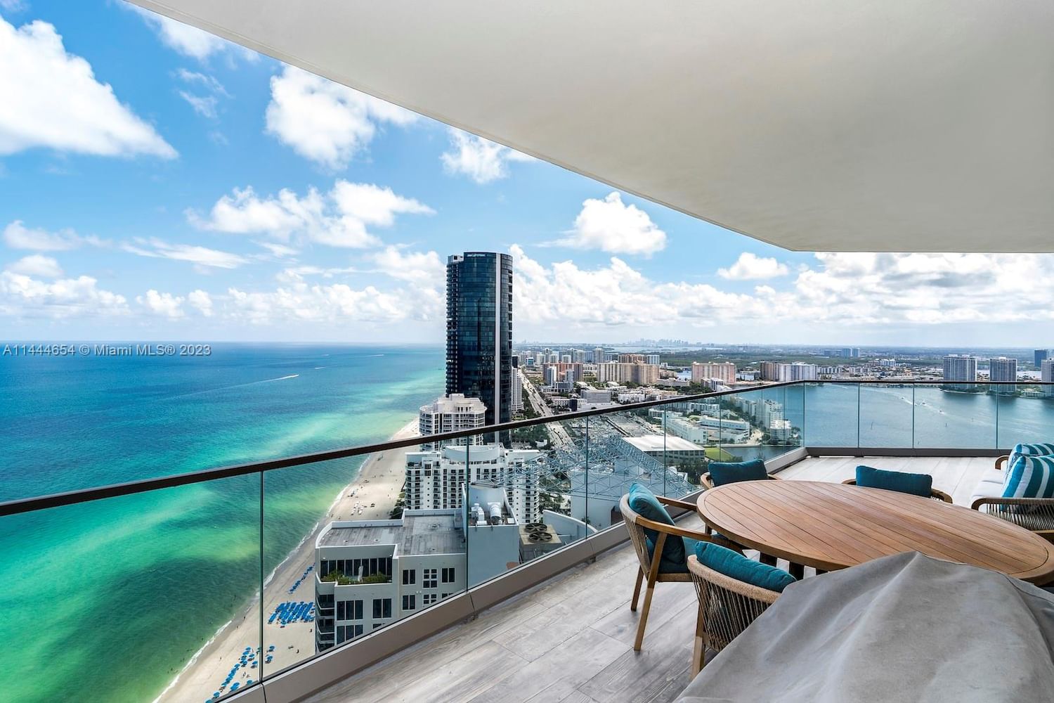 Real estate property located at 18975 Collins Ave #4004, Miami-Dade, 18975 COLLINS CONDO, Sunny Isles Beach, FL