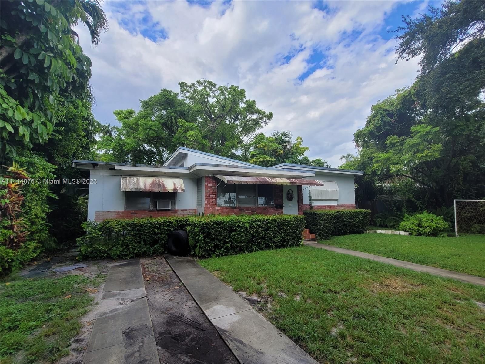 Real estate property located at 641 Nightingale Ave, Miami-Dade County, KENT ESTATES, Miami Springs, FL