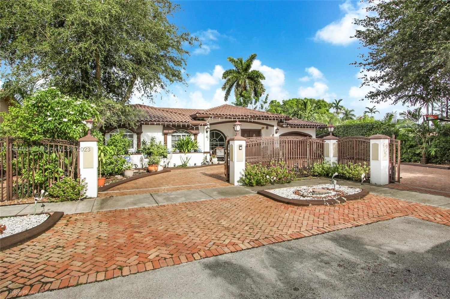 Real estate property located at 3700 139th Pl, Miami-Dade County, Miami, FL