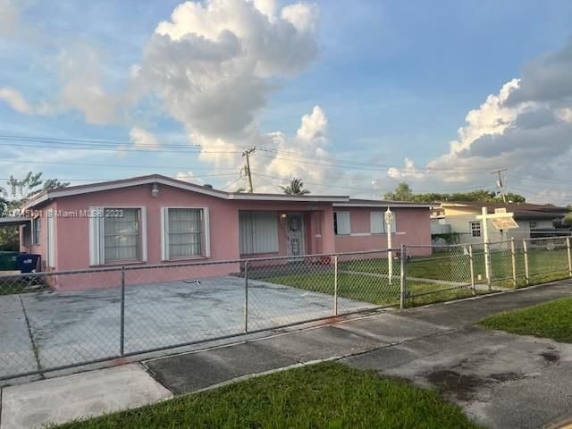 Real estate property located at 5281 180 Terrace, Miami-Dade County, Carol City Lake Stevens Es, Miami Gardens, FL