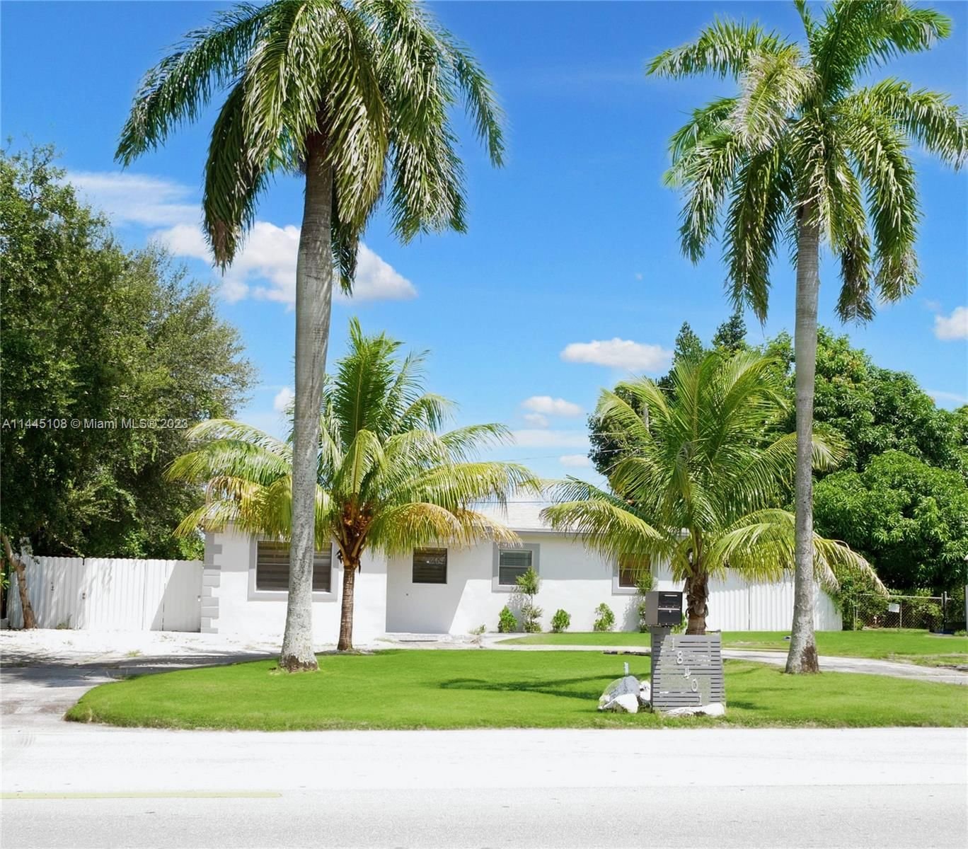Real estate property located at 18401 22nd Ave, Miami-Dade County, Miami Gardens, FL