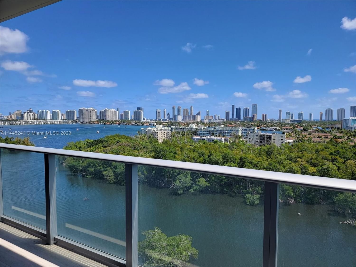 Real estate property located at 16385 Biscayne Blvd #1121, Miami-Dade County, THE HARBOUR SOUTH CONDO, North Miami Beach, FL