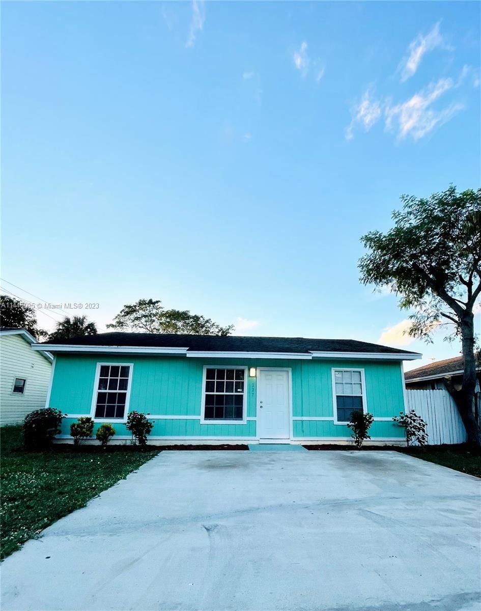 Real estate property located at 227 Caroline Dr, Palm Beach County, Palm Beach, FL