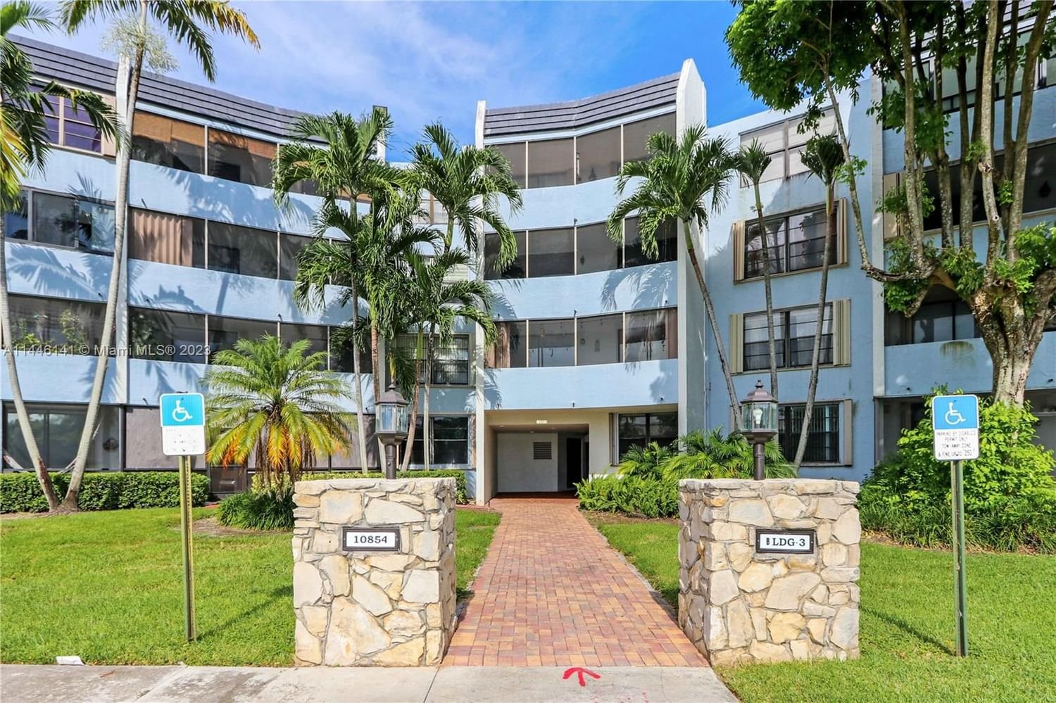 Real estate property located at 10854 Kendall Dr #217, Miami-Dade County, KENDALL GATE CONDO, Miami, FL