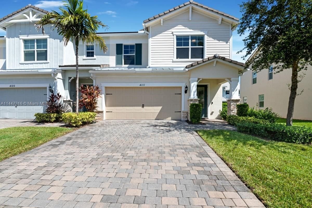 Real estate property located at 4111 Large Leaf Ln, Broward County, HILLCREST COUNTRY CLUB NO, Hollywood, FL