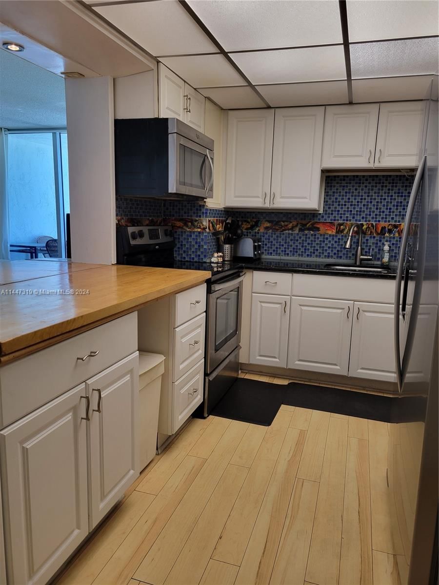 Real estate property located at 2655 Collins Ave #2007, Miami-Dade County, Miami Beach, FL